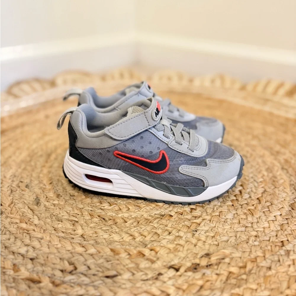 🌾‎ Nike Air Max Solo Little Kids Sneakers